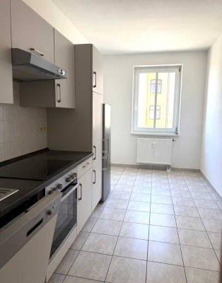WG-geeignet mit Einbauküche und Balkon
