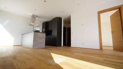 Moderne 2-Zimmer Wohnung mit Balkon und Tiefgarage