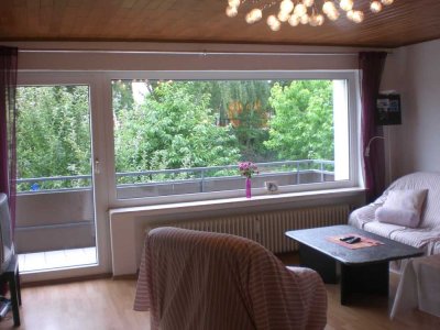 ruhige, helle 75 qm Wohnung mit EBK und Balkon
