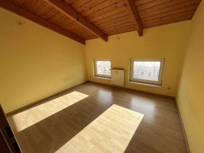 PROVISIONSFREI! Bezugsfreie 2-Zimmer-Eigentumswohnung mit Balkon in der beliebten KTV
