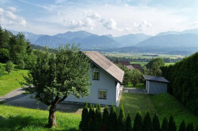 Weitläufiges Anwesen mit Panoramablick auf die Karawanken