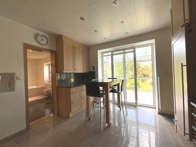 RESERVIERT Zweifamilienhaus in Bad Emstal mit 222 m², moderne Heiztechnik