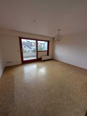 Freundliche 4-Zimmer-Wohnung mit Einbauküche in Wiernsheim