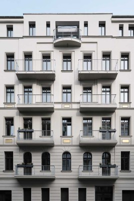 Altbau-Charme mit KfW-70, zukünftiges Wohnen & Arbeiten direkt nebeneinander! Kapitalanlage!