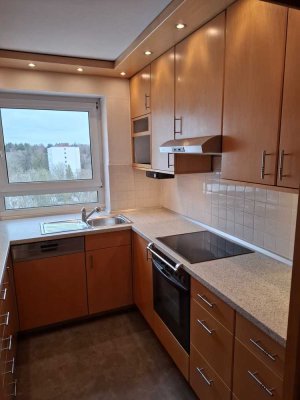 Helle 3-Zimmer Wohnung mit Balkon im 8. OG in München-Fürstenried