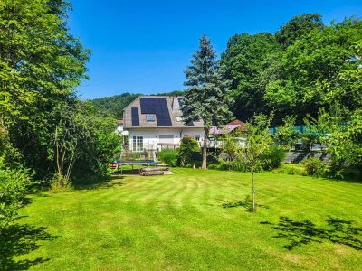 Geräumiges, 6-Zimmer-Einfamilienhaus mit gehobener Innenausstattung in Overath. COURTAGEFREI !!