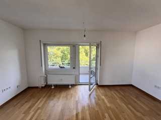 Renoviert und Teilmöbliert! Charmante 1ZKB mit Küche, Parkett & großem Balkon!