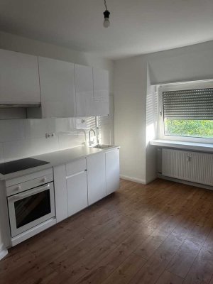Schöne zwei Zimmer Wohnung in Ma Neckarau - Erstbezug nach Renovieru