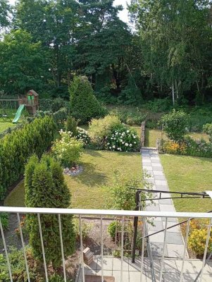 Einfamilienhaus mit großem Garten und Wassernähe