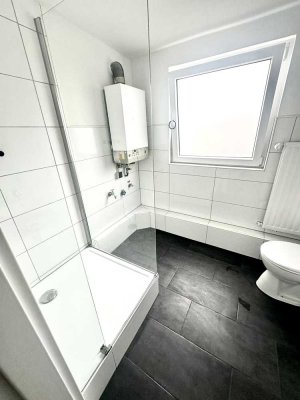 *Wunderschöne renovierte 3 Zimmerwohnung mit Balkon und EBK*