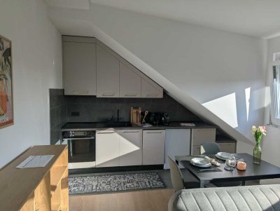 Modernes Wohnen in Nied: 2-Zimmer-Dachgeschosswohnung mit Balkon