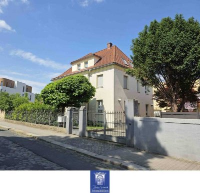 Repräsentatives Wohnensemble in Bestlage: Großzügiges Grundstück mit Vorderhaus & Remise