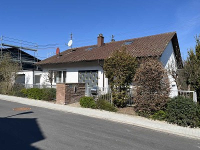 Steinegg: Freistehendes Einfamilienhaus mit Einliegerwohnung u. idyllischem Garten