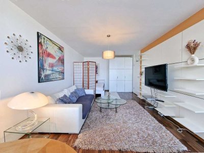 MÖBLIERT, mit Panoramablick und Pool - ein perfektes Single-Apartment.