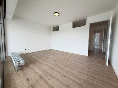 Frisch sanierte 3-Zimmer-Wohnung (zur WG Nutzung) mit Balkon und Küche in Köln-Weiden