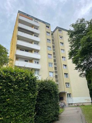 2-Zimmer-Wohnung mit Balkon, EBK, Bergblick
