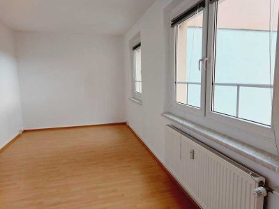 4 Raumwohnung mit Balkon in der 5 Etage - schnell sein lohnt sich