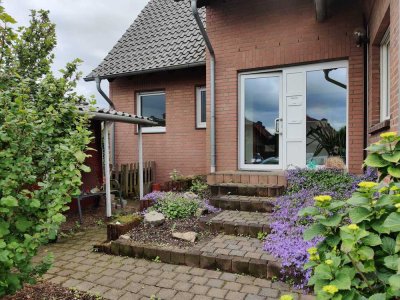 Issum-Sevelen: kleines Haus mit Garten, großer Terrasse und Garage in ruhiger Grünlage mieten!