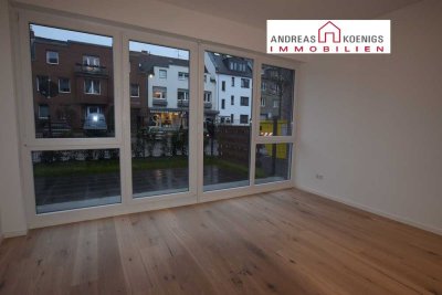 DÜSSELDORF-FLEHE: SEHR SCHÖNE 2 ZIMMER WOHNUNG INKL. EINBAUKÜCHE UND KL. GARTEN