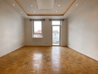 KL - Nähe Finanzamt, 4 ZKB, Tageslichtbad, Einbauküche, Balkon "SANIERT"