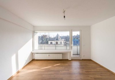 NEW*Paul & Partner* TOP RENOVIERTE 2 ZIMMER-WOHNUNG AUF DER DOTZHEIMER-AVENUE!