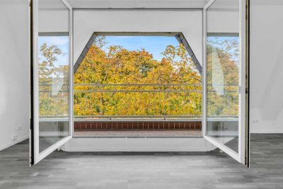 Traumhaft sanierte Zwei-Zimmer-Dachgeschosswohnung mit Aufzug und schönem Westpanorama
