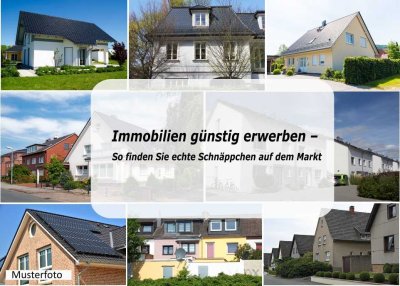 Zwei freistehende Einfamilienhäuser mit Garagen (ehemalige Mühlenbebauung)
