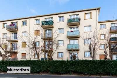 Dreifamilienhaus mit zusätzl. Einliegerwohnung