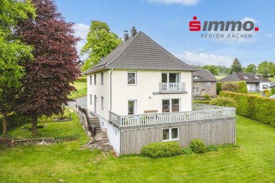 Freistehendes Einfamilienhaus mit traumhaftem Grundstück und Weitblick