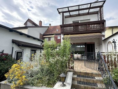Solides Mehrfamilien Haus mit großem Grundstück