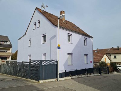 2 Fam.-Haus mit Garten, Garage, Carport