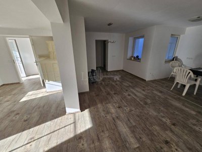3 Zimmer EG-Wohnung mit Terrasse !