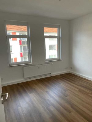 Kernsaniert und sofort bezugsfertig! Schicke 2-Zimmer Wohnung in Giebelstieg