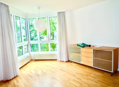 Wunderschöne 2-Zimmer Wohnung mit Balkon, Erker &amp; Garten