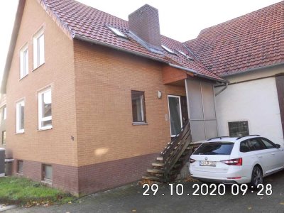 Schöne und modernisierte 6-Zimmer-Wohnung mit Einbauküche in Landolfshausen