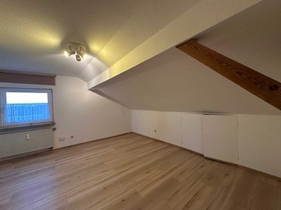 Gemütliche 2‑Zi-DG-Wohnung in zentraler Lage, Nähe Alte Veste
