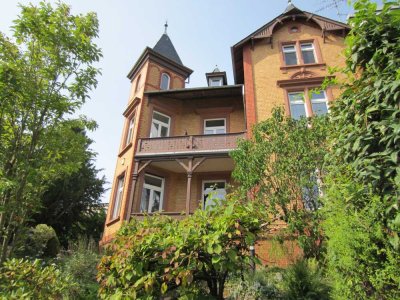 Bad-Soden: Stilvoller Altbau mit viel Potenzial – Großzügige 303 m² in begehrter Lage!