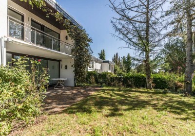 Exklusiv wohnen im Schlosspark Georgenborn: Saniertes Haus in absolut ruhiger Lage nah an Wiesbaden