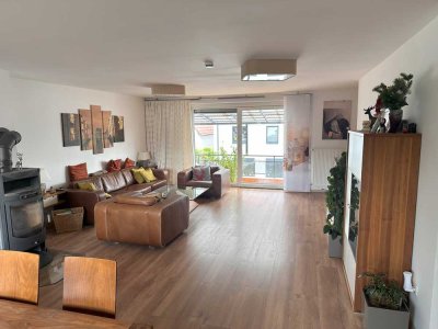 Freundliche 4-Zimmer-Wohnung mit gehobener Innenausstattung mit Balkon in Ketsch