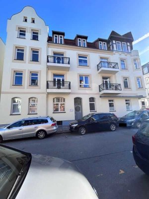 Helle 3‑Zimmer‑Altbauwohnung mit Parkett & hoher Decke – ideal für Paare, Singles oder kleine