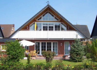Lichtdurchflutetes großzügiges Ferienhaus mit zwei Wohnungen -ohne Makler von privat-