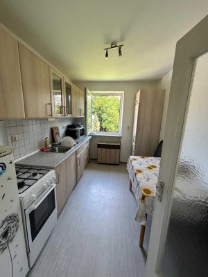 Großzügige 4-Zimmer-Wohnung mit Balkon und EBK in Waldkraiburg