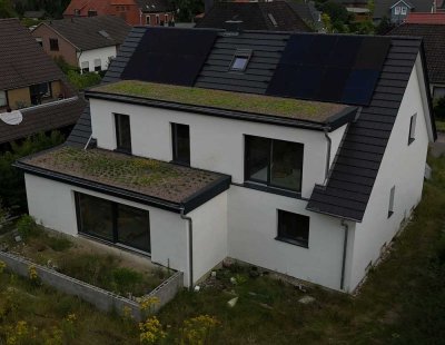 Kernsaniertes ZFH mit Keller, 242 m², PV 24 kWp, Speicher, KNX, Wärmepumpe, KfW55