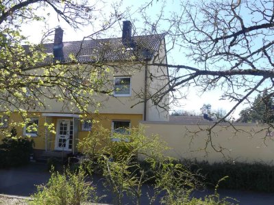 Reiheneckhaus mit Garage! In Nürnberg - Großgründlach!