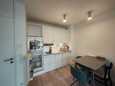 Wohnung mit Möbel direkt am Mainufer Sachsenhausen: Helles Cityapartment mit großem Balkon/Aufzug/TG