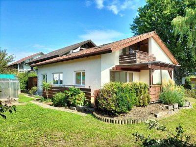 Freistehendes Einfamilienhaus mit großem Garten in ruhiger Lage