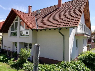 Helle 3-Zimmer Etagenwohnung auf 94 m² mit Studio & Balkon in Edenkoben