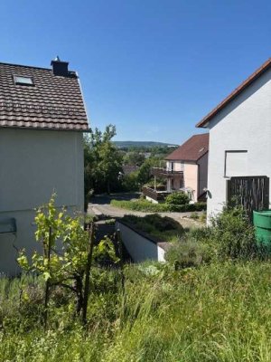 Sehr gepflegtes Reiheneckhaus, mit kleinem Garten u Stellplatz