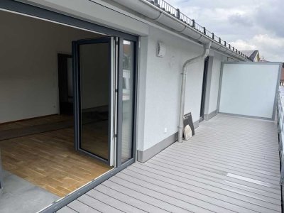 Moderne, ruhige und helle Dachterrassenwohnung in Ismaning ab 01.01.2026 zu vermieten