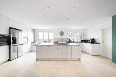 Familientraum - Exklusives Einfamilienhaus mit Außenpool und jede Menge Platz